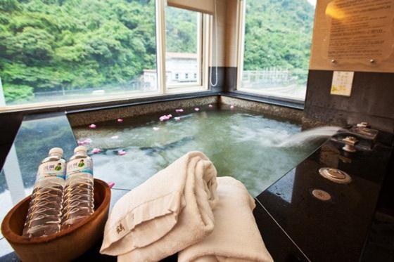 Hoya Hot Spring Inn 烏来区 エクステリア 写真